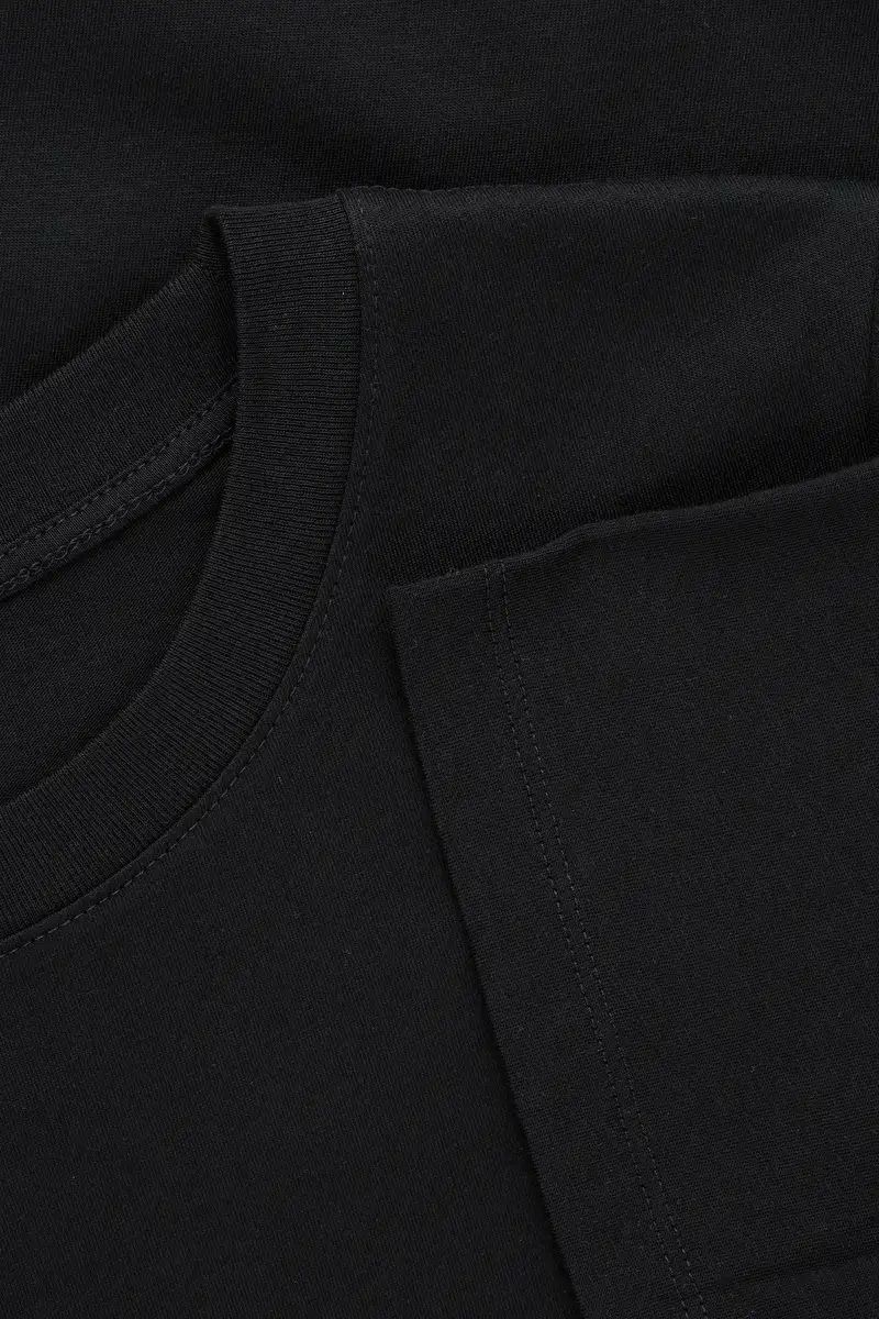 "Distorted Reality Graphic Tee - Black"